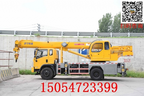 12噸東風(fēng)汽車吊，起升高度40米，軸距4.2米，加配三聯(lián)泵
